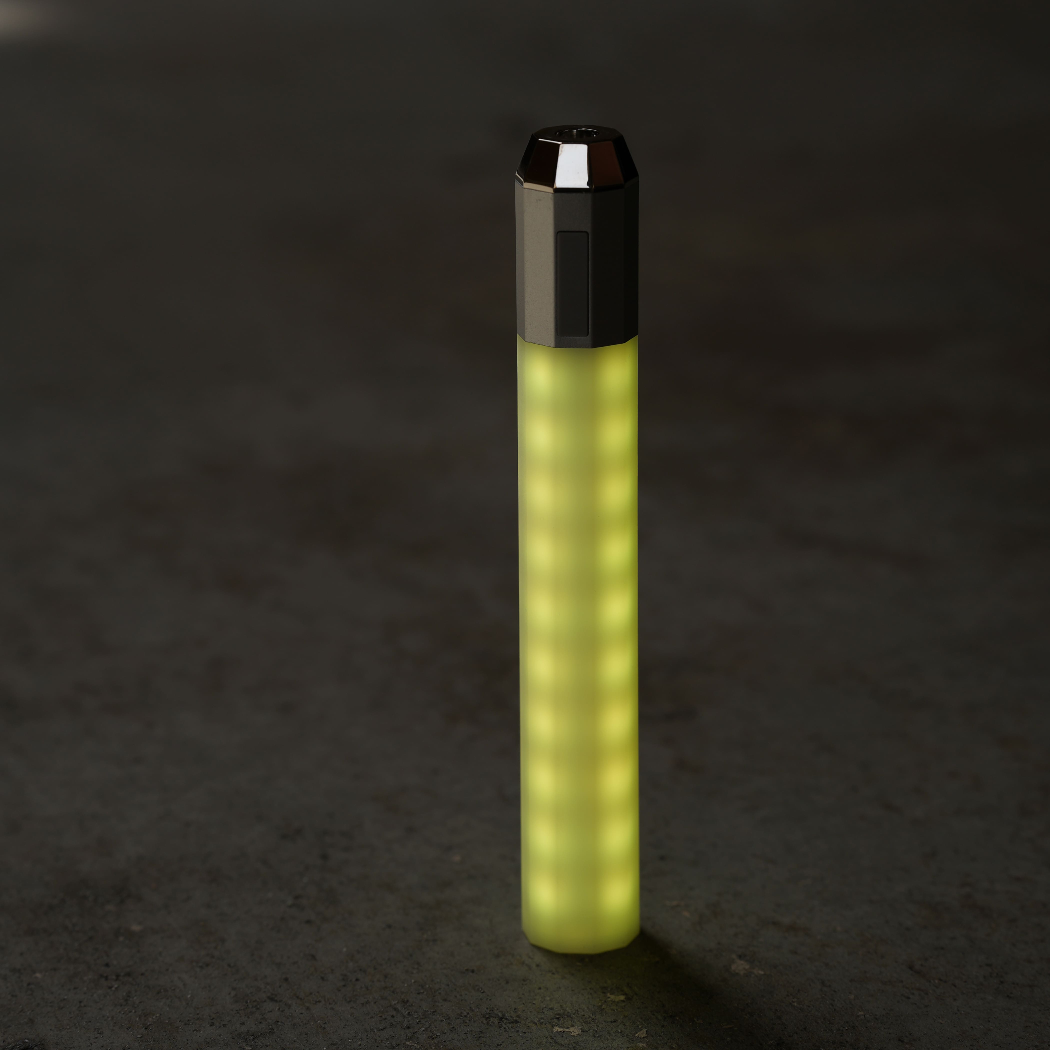 Litsaber in yellow